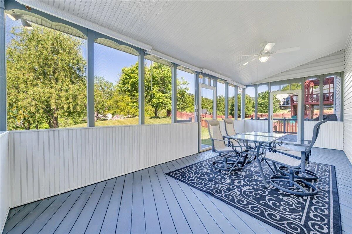 6204 Sandhurst DR - Photo 72