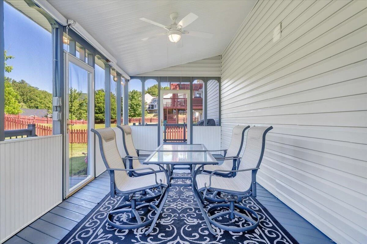 6204 Sandhurst DR - Photo 73