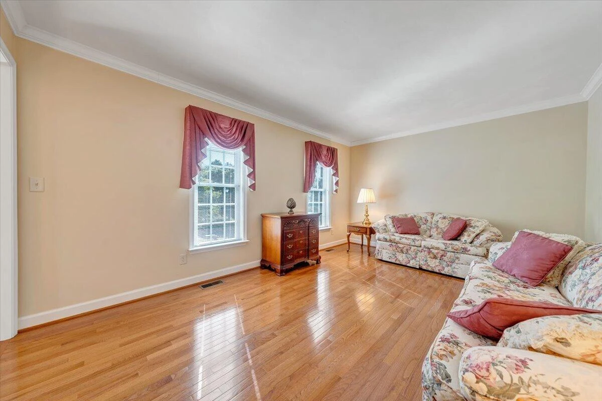 6204 Sandhurst DR - Photo 12