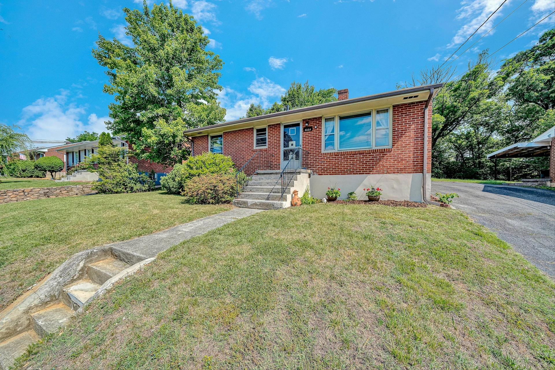 5225 Morwanda ST - Photo 2
