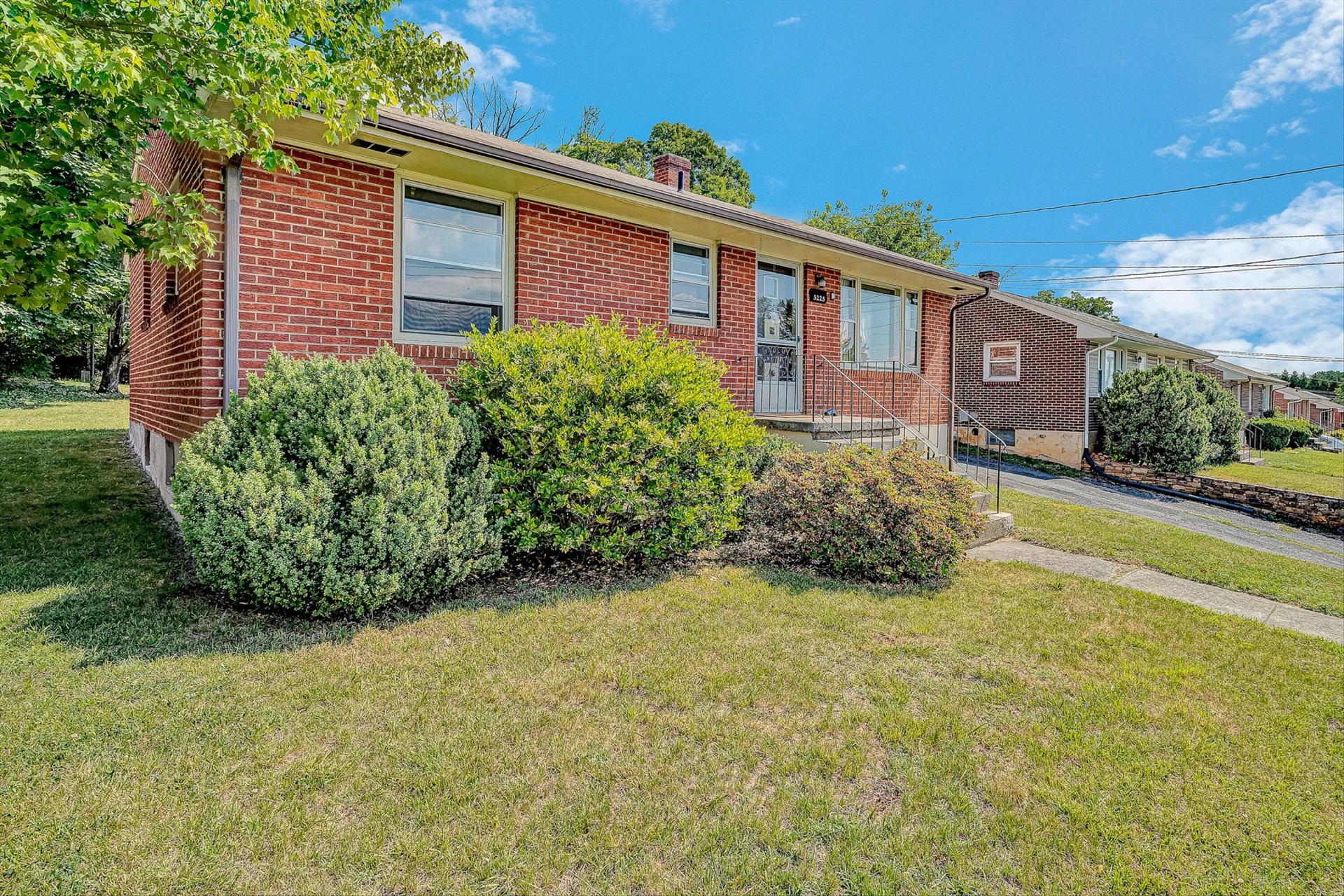 5225 Morwanda ST - Photo 3