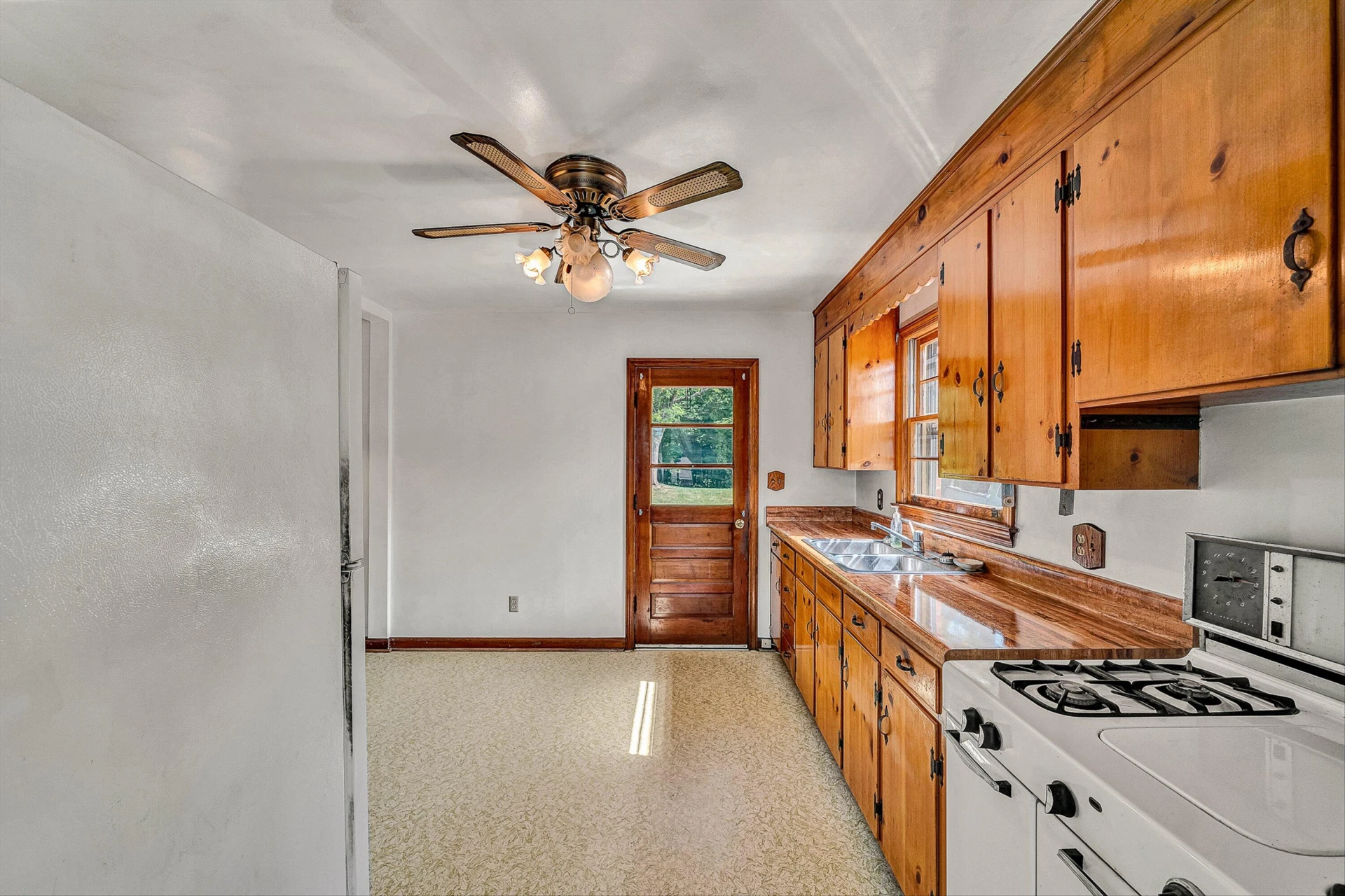 5225 Morwanda ST - Photo 7