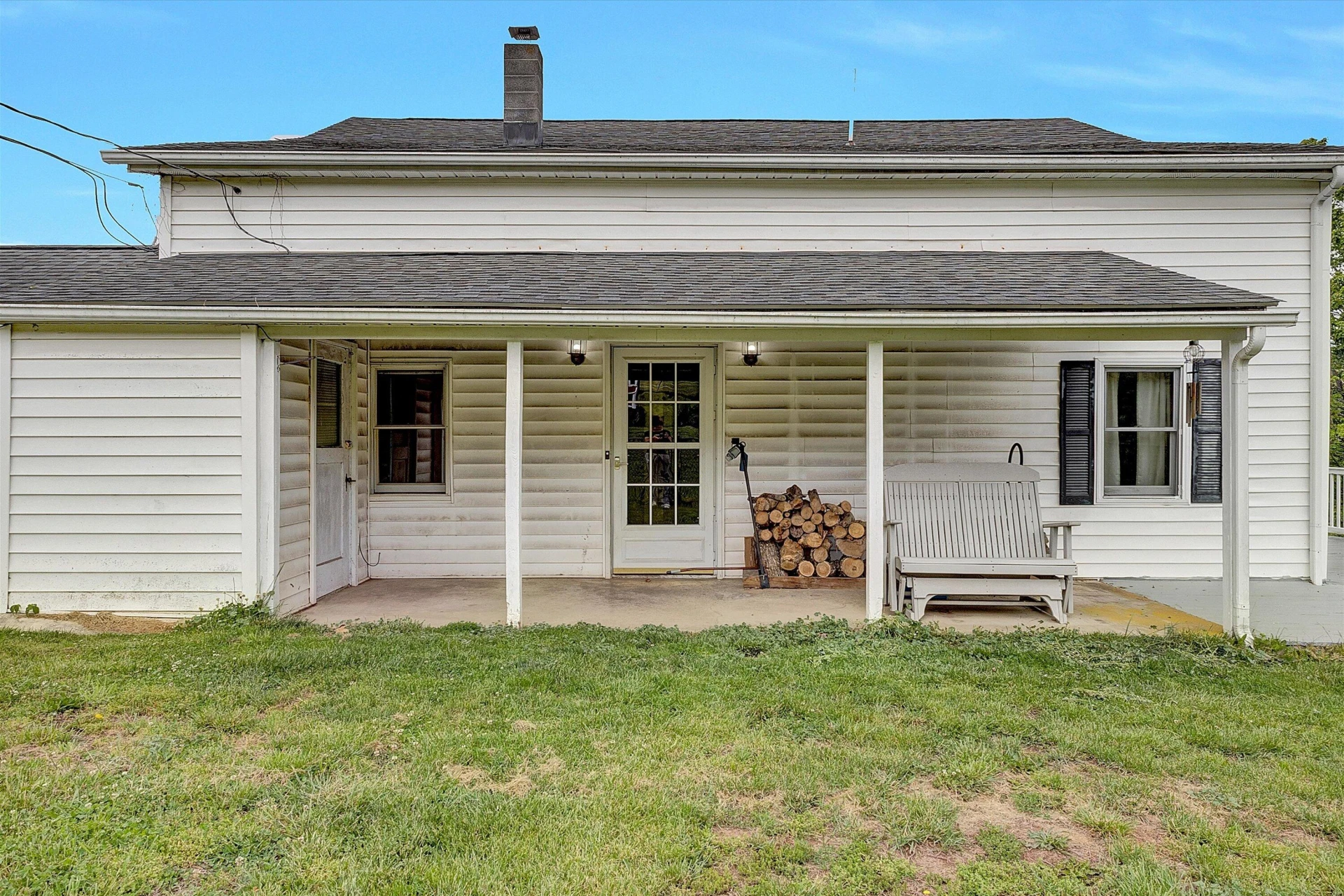 1220 Railroad AVE - Photo 2