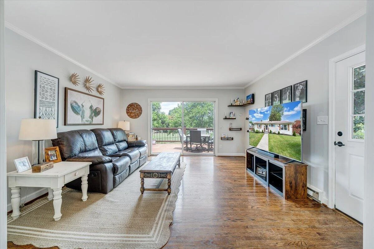 5131 Hazelridge RD - Photo 17