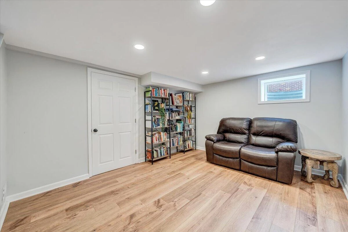 5131 Hazelridge RD - Photo 32