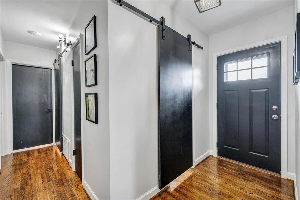 5131 Hazelridge RD - Photo 6