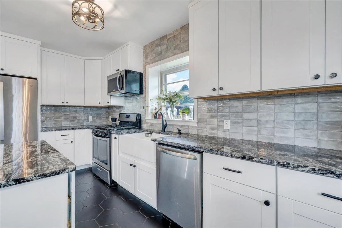 5131 Hazelridge RD - Photo 10