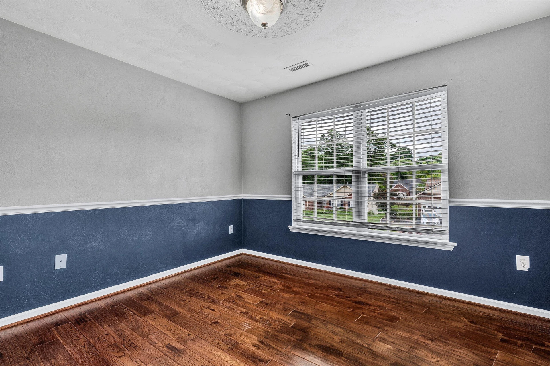 4513 Lomond CIR - Photo 26