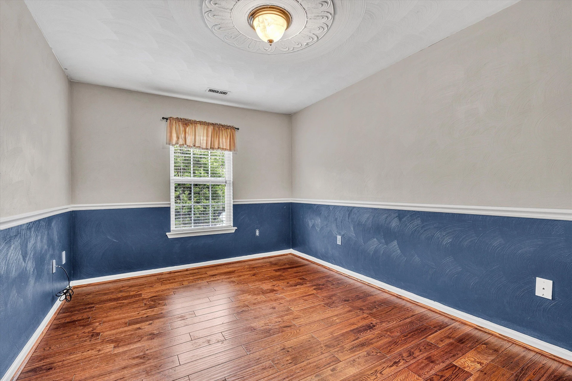 4513 Lomond CIR - Photo 28