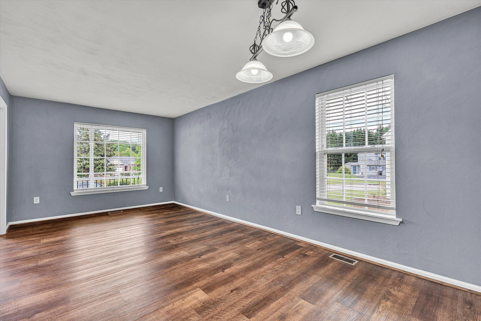 4513 Lomond CIR - Photo 12