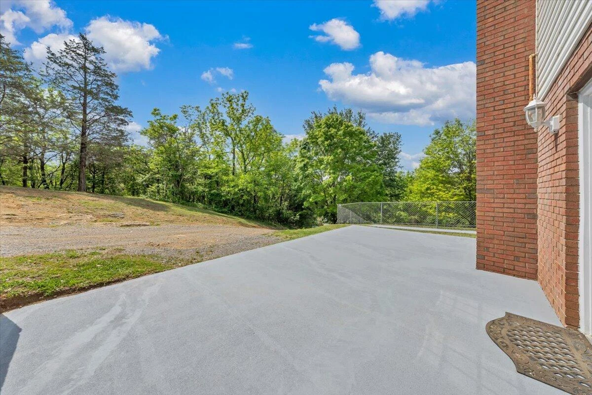 347 Roy RD - Photo 32