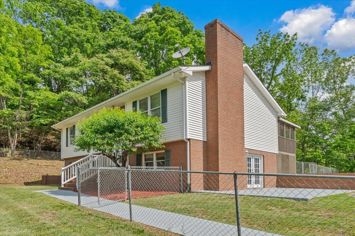 347 Roy RD - Photo 40