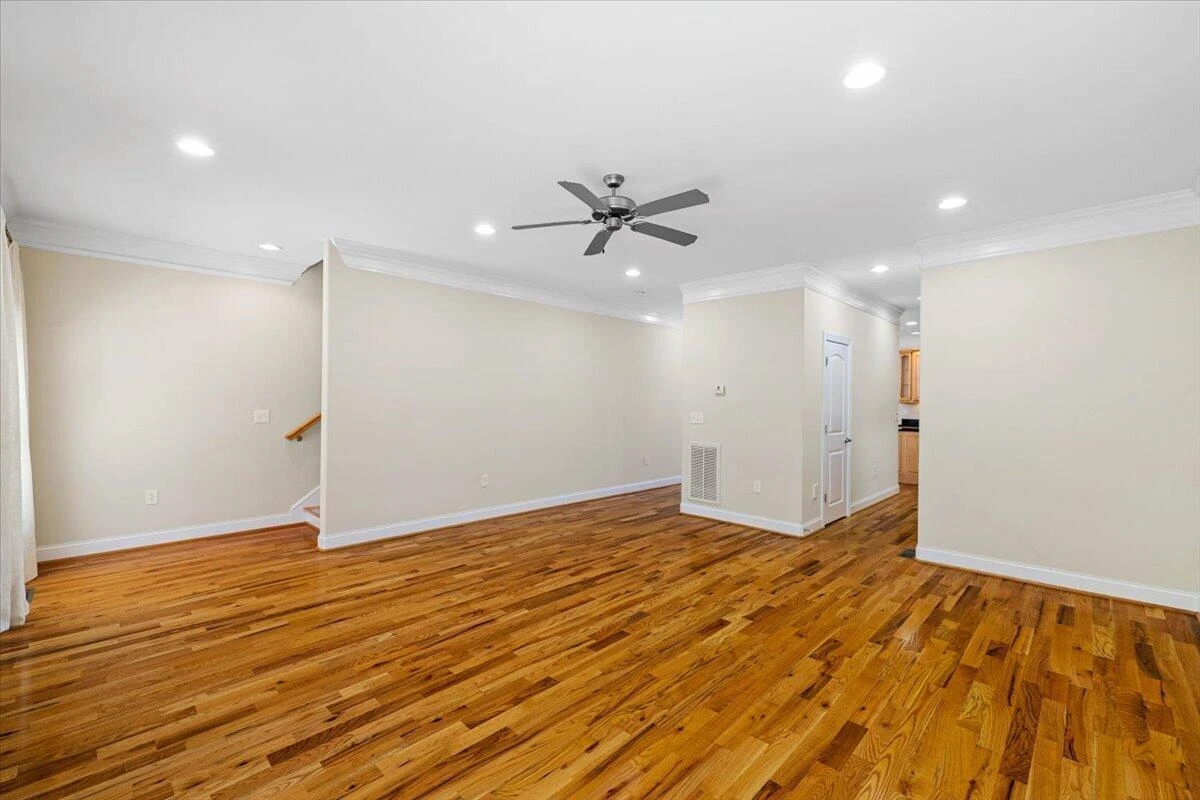 110 Phoenix BLVD - Photo 4