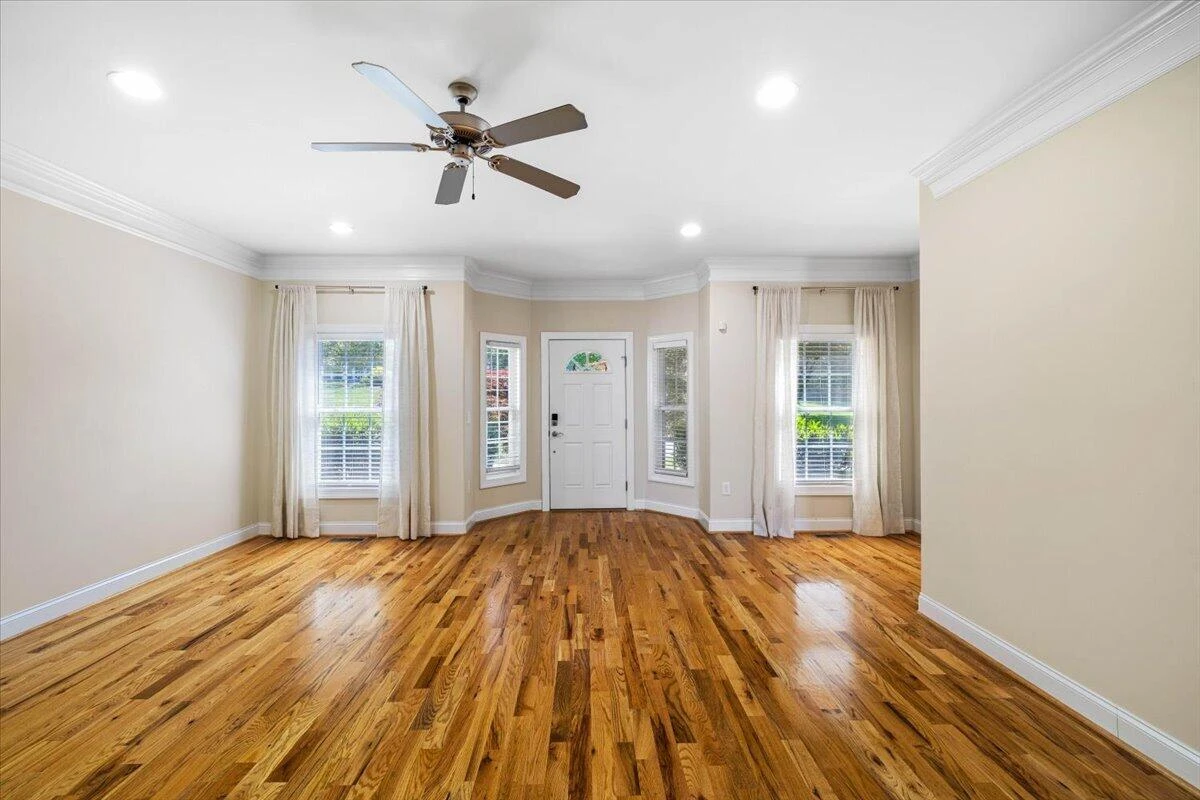 110 Phoenix BLVD - Photo 5