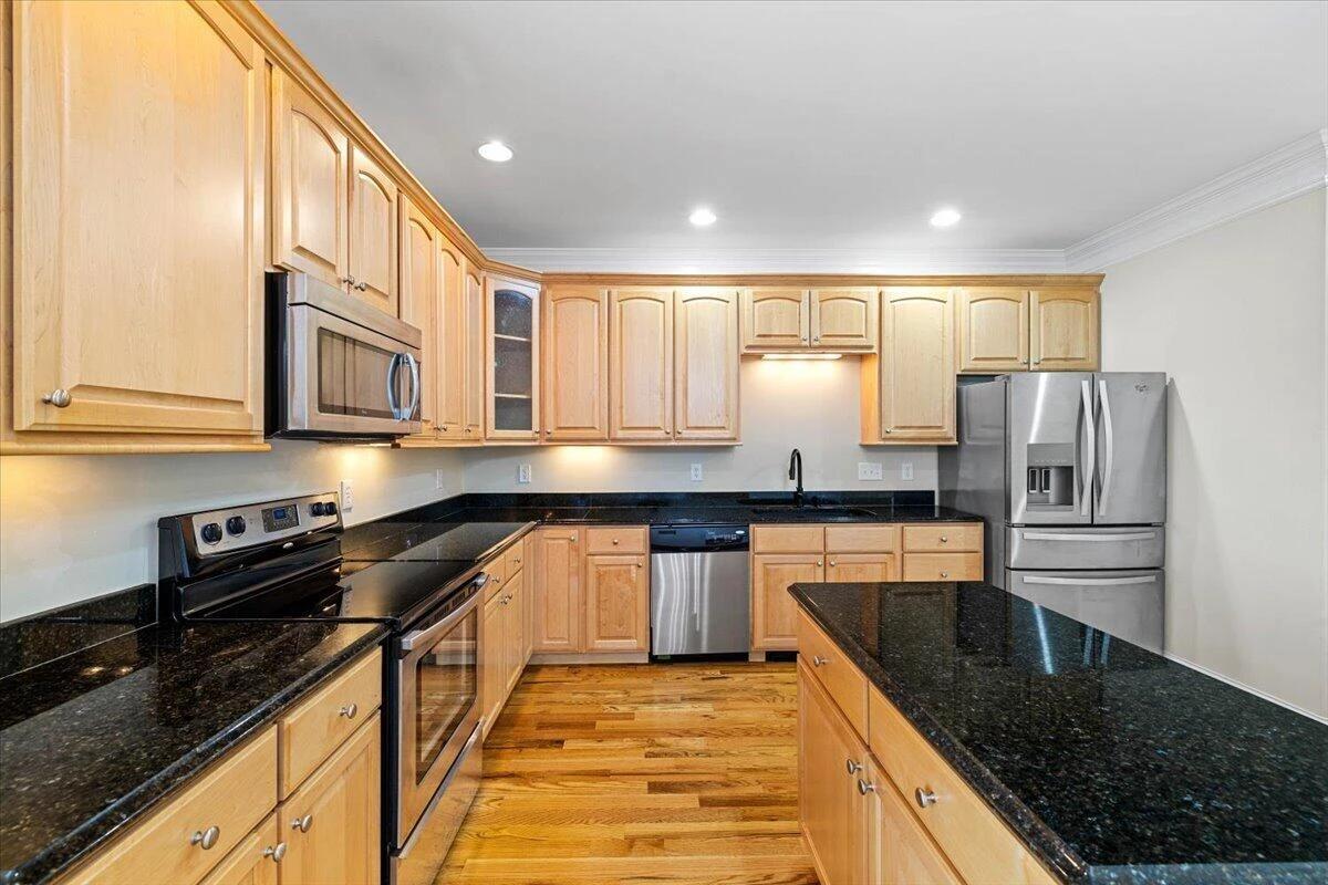 110 Phoenix BLVD - Photo 8