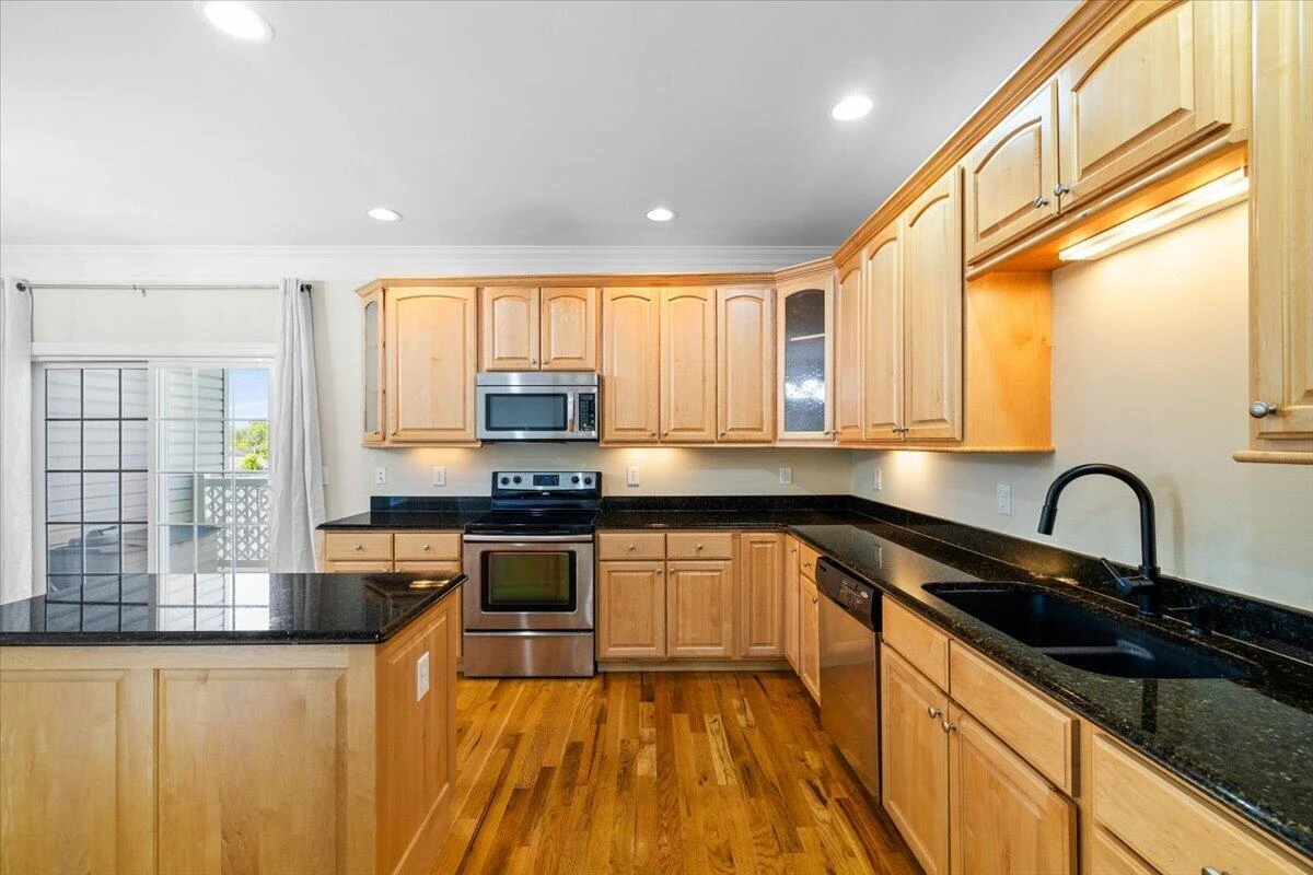 110 Phoenix BLVD - Photo 9