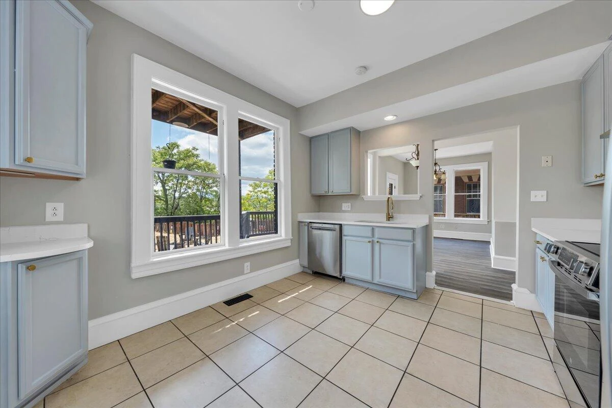 834 Day AVE - Photo 26