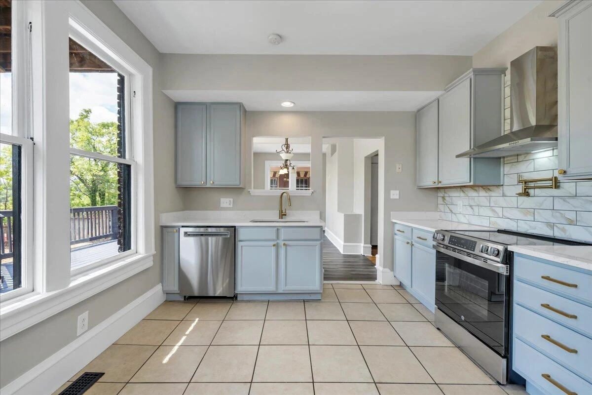 834 Day AVE - Photo 27