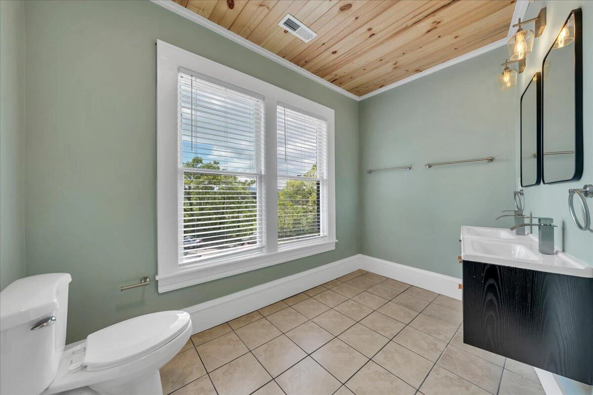 834 Day AVE - Photo 42