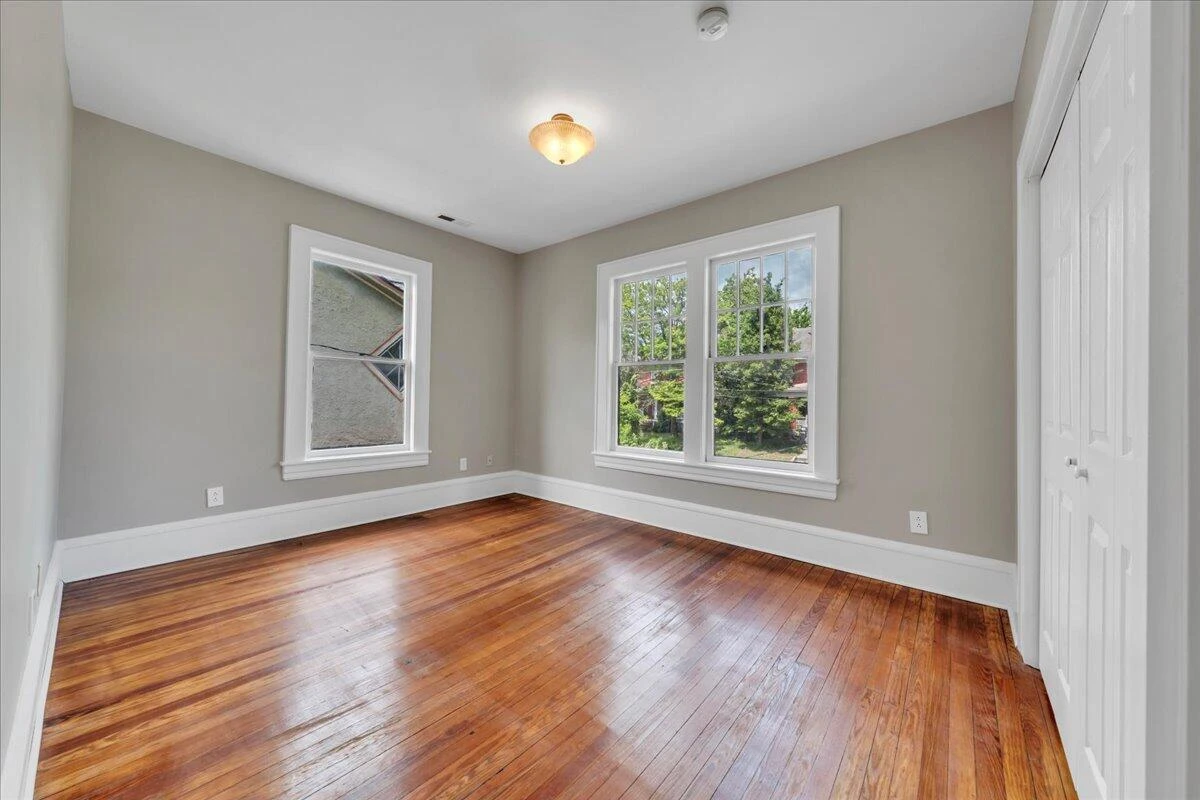 834 Day AVE - Photo 46