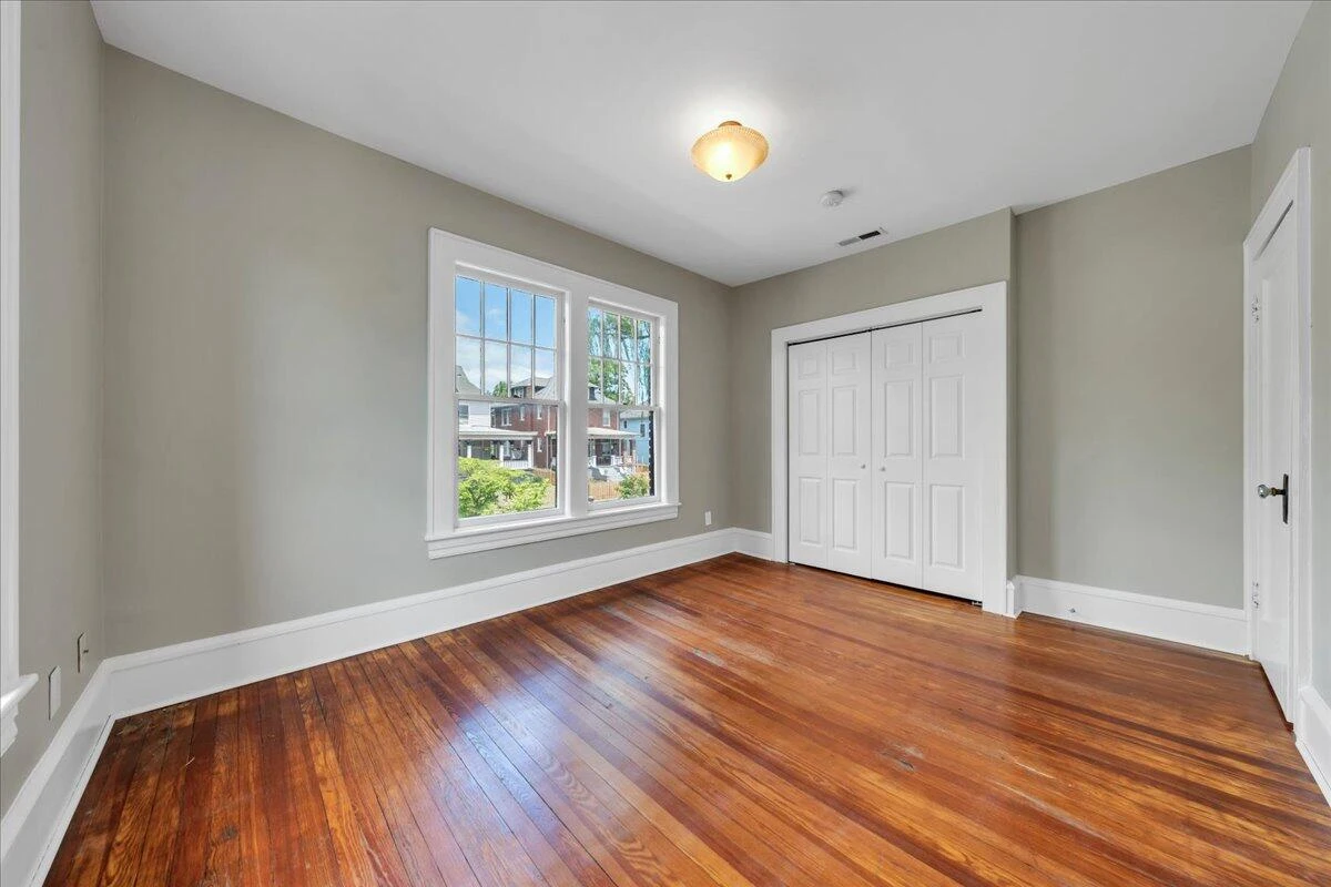 834 Day AVE - Photo 47