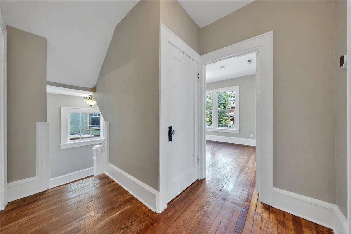 834 Day AVE - Photo 52