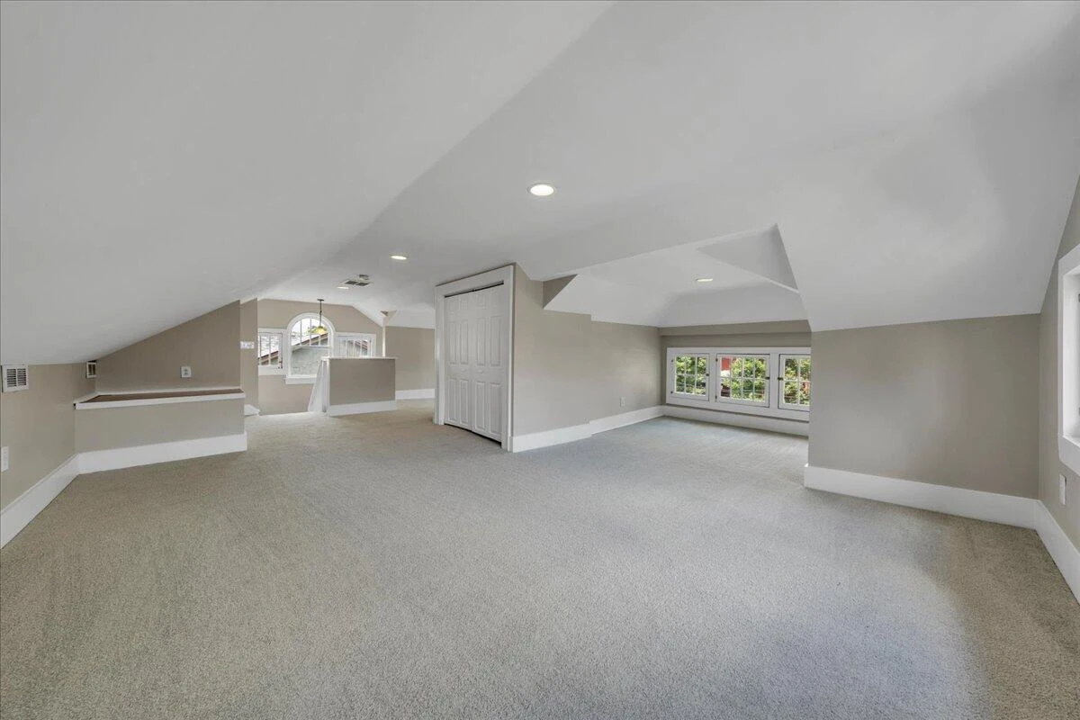 834 Day AVE - Photo 54