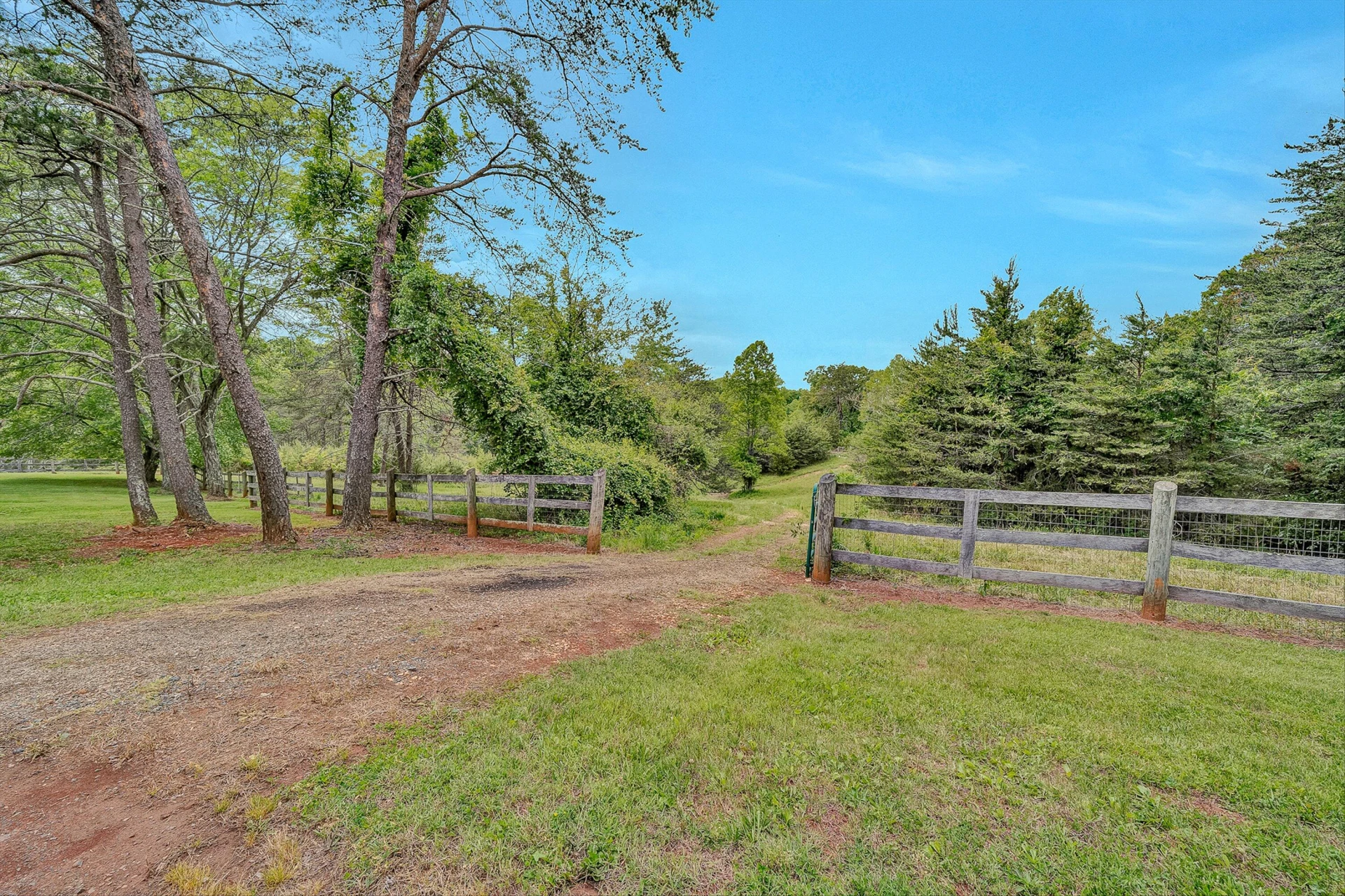 3835 Hardy RD - Photo 47