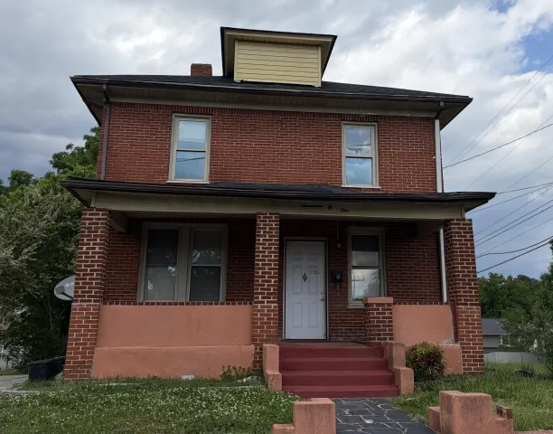 1701 Mercer AVE