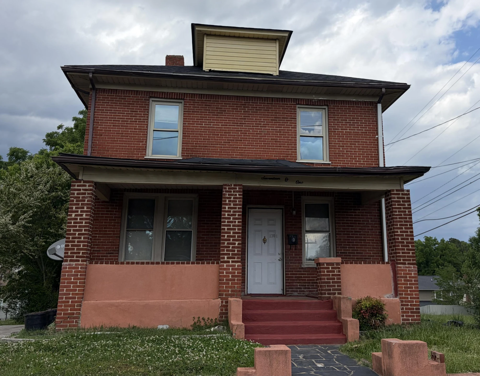 1701 Mercer AVE