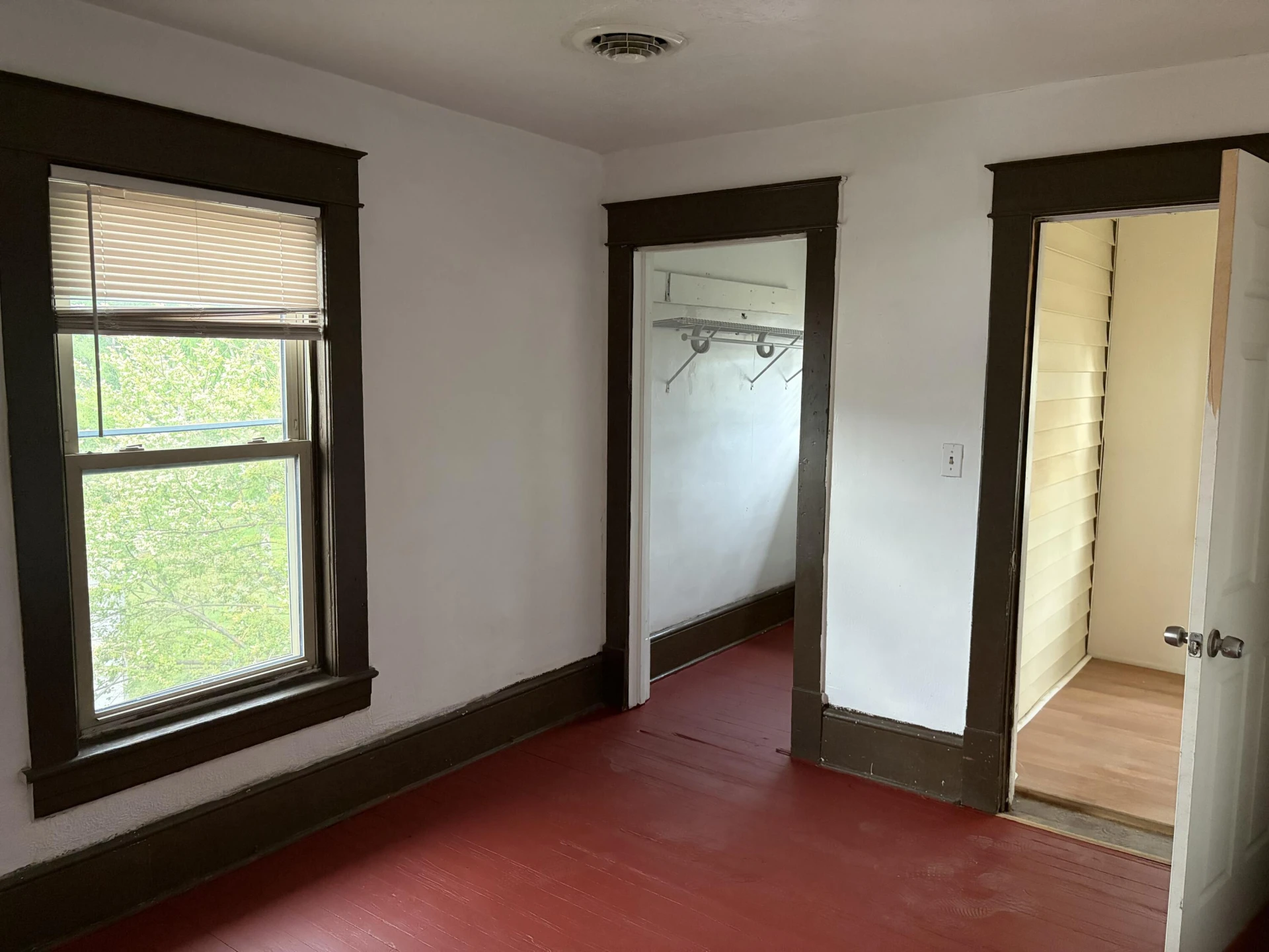 1701 Mercer AVE - Photo 12
