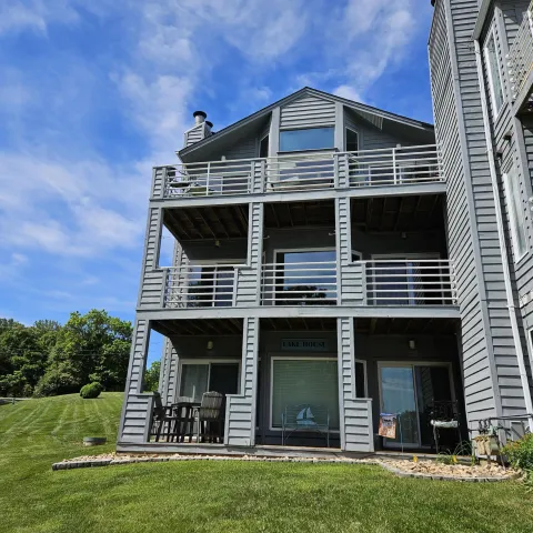 94 Waterside CIR, Moneta, VA, 24121