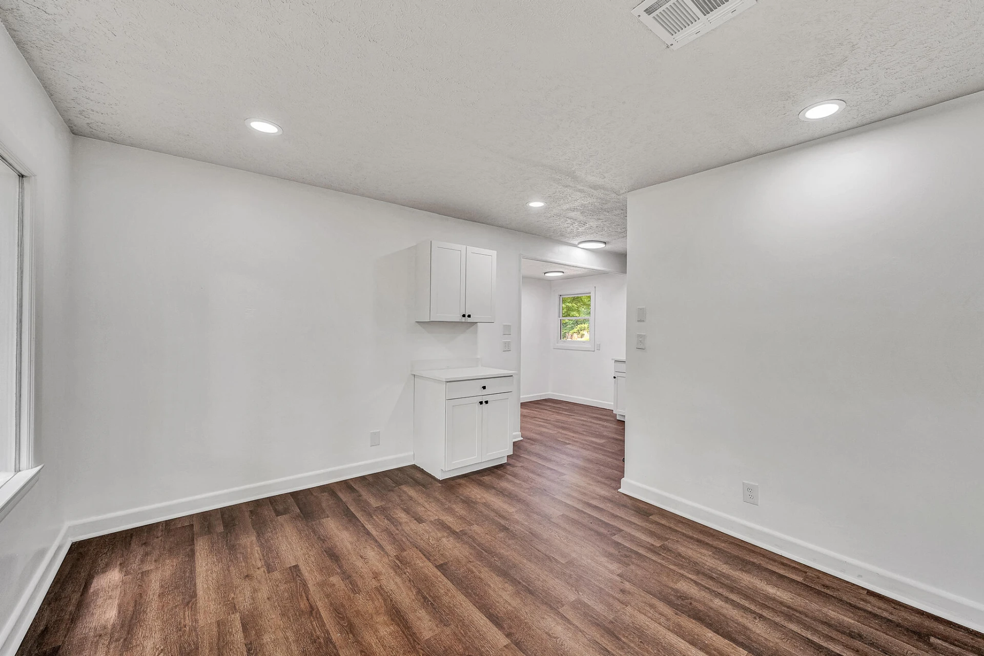 83 Maid Marian CT - Photo 13