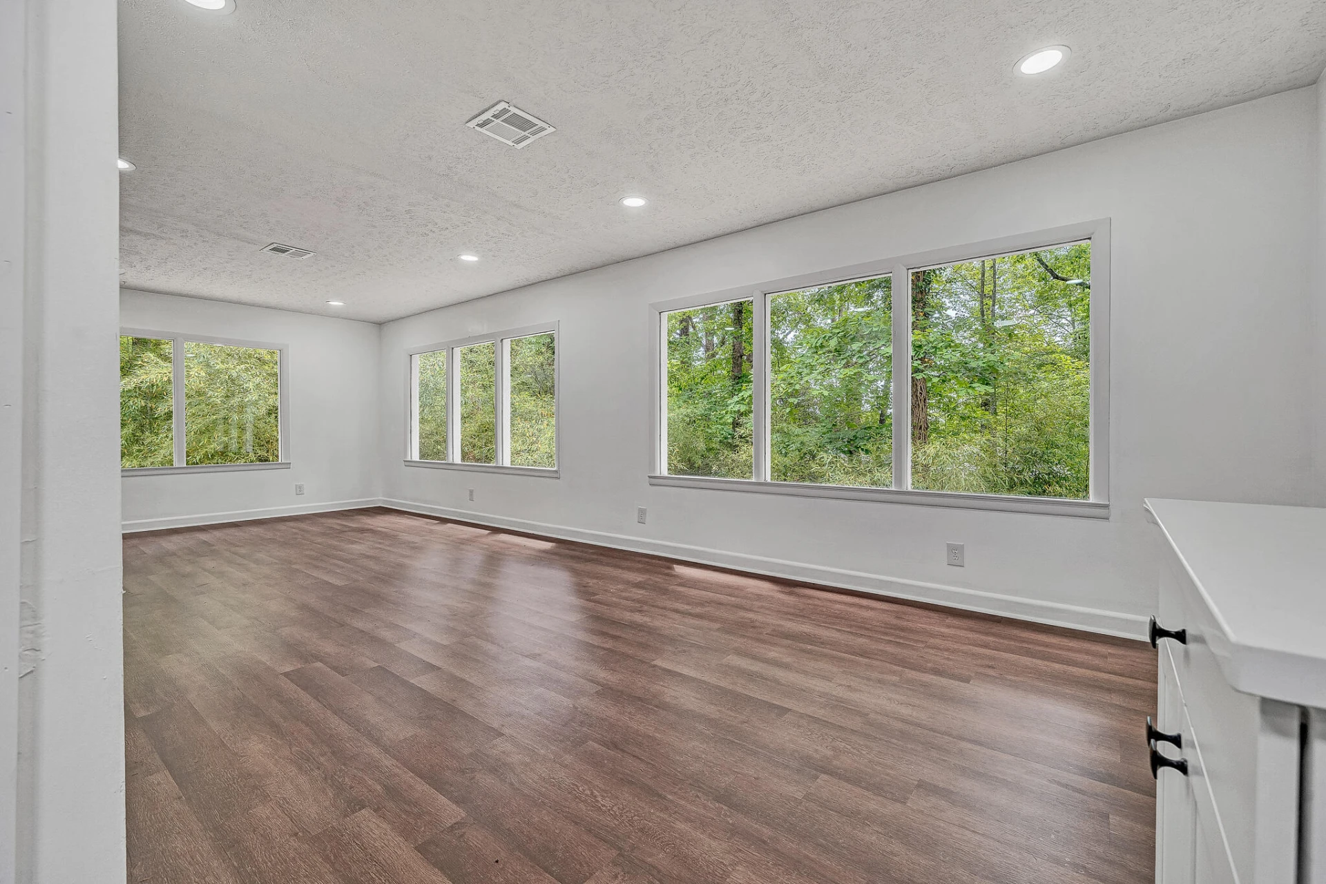 83 Maid Marian CT - Photo 14