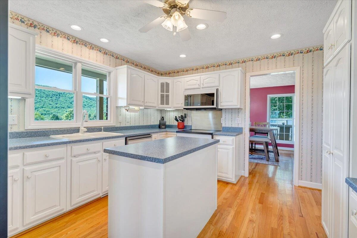1615 Turkeycock LN - Photo 36