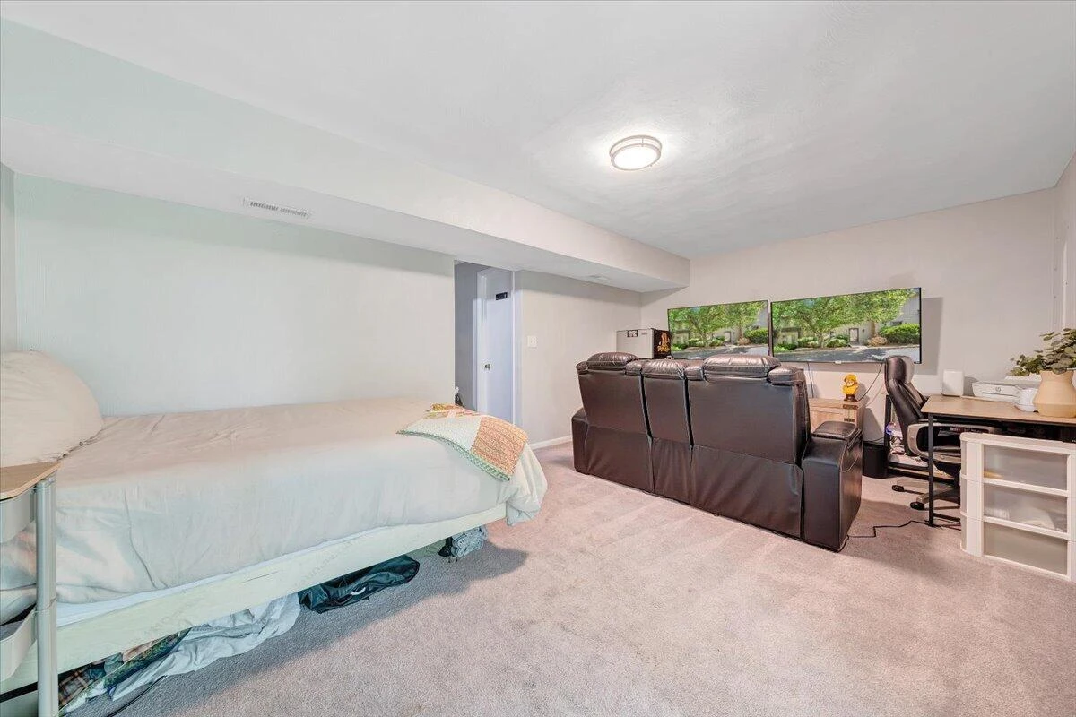 3437 Londonderry CT - Photo 39