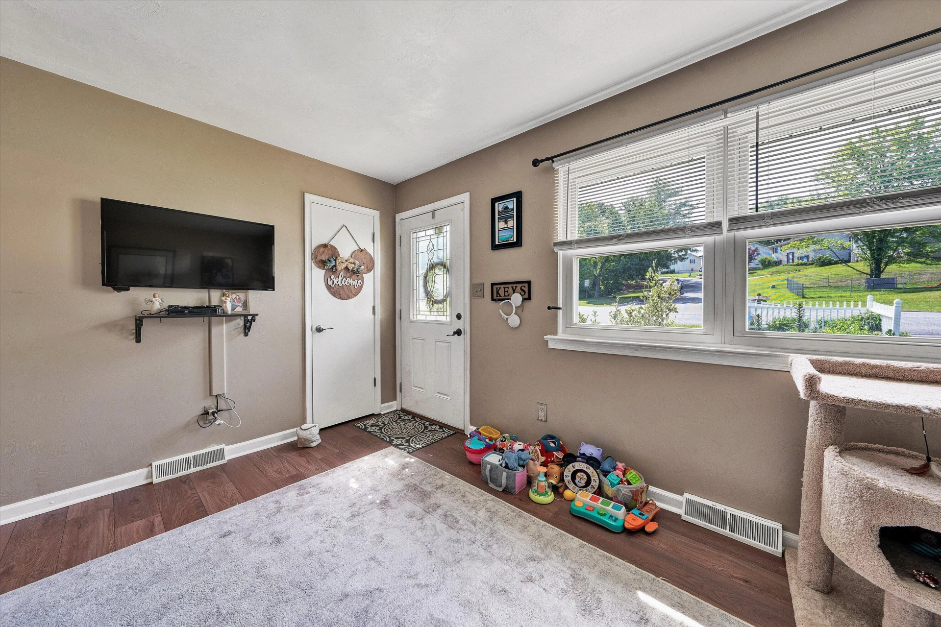 8346 Brubaker DR - Photo 5