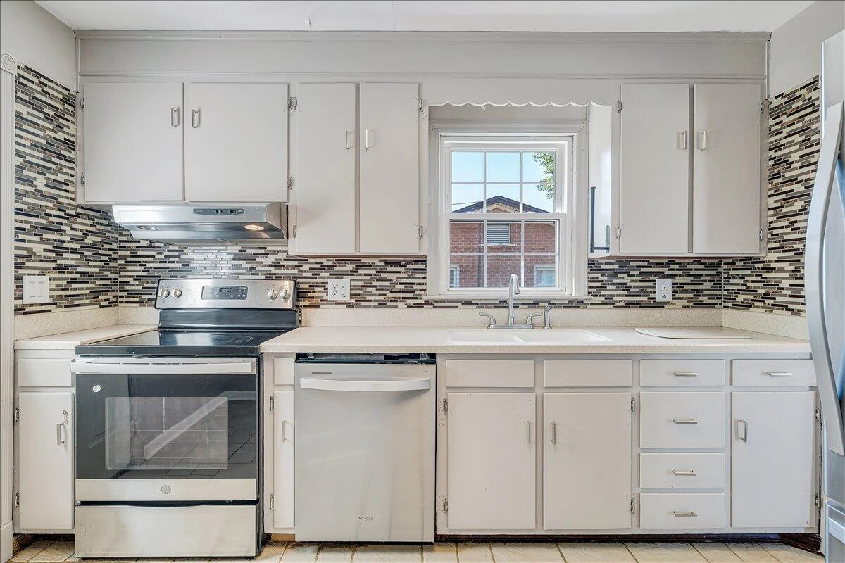 3813 Fleming AVE - Photo 11