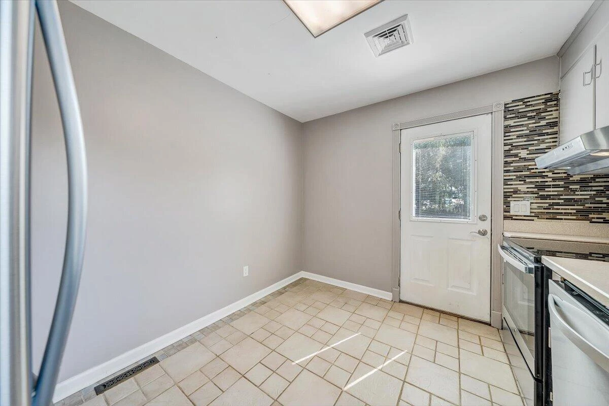 3813 Fleming AVE - Photo 12