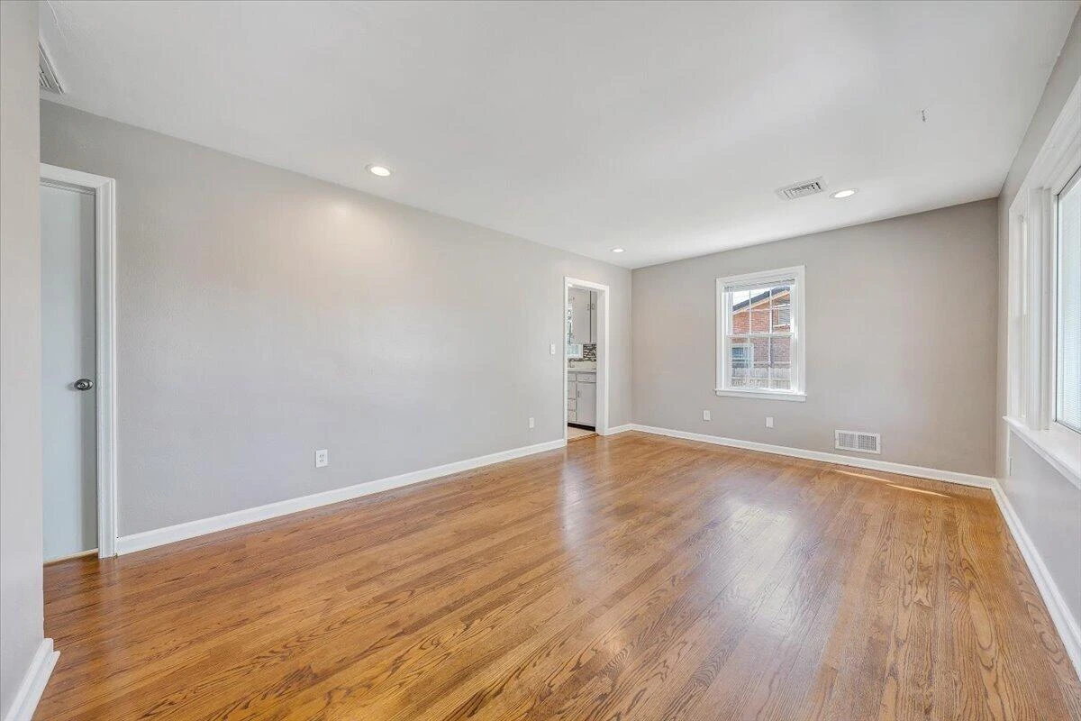 3813 Fleming AVE - Photo 5