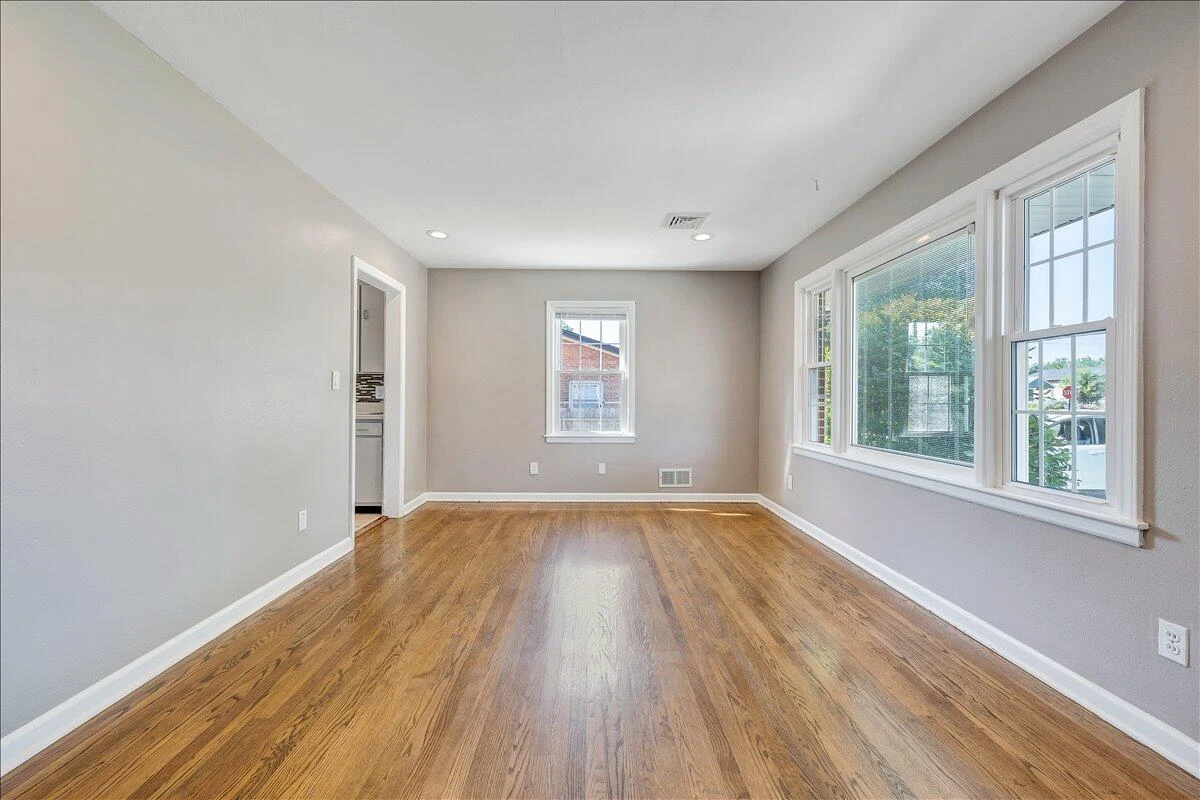 3813 Fleming AVE - Photo 6