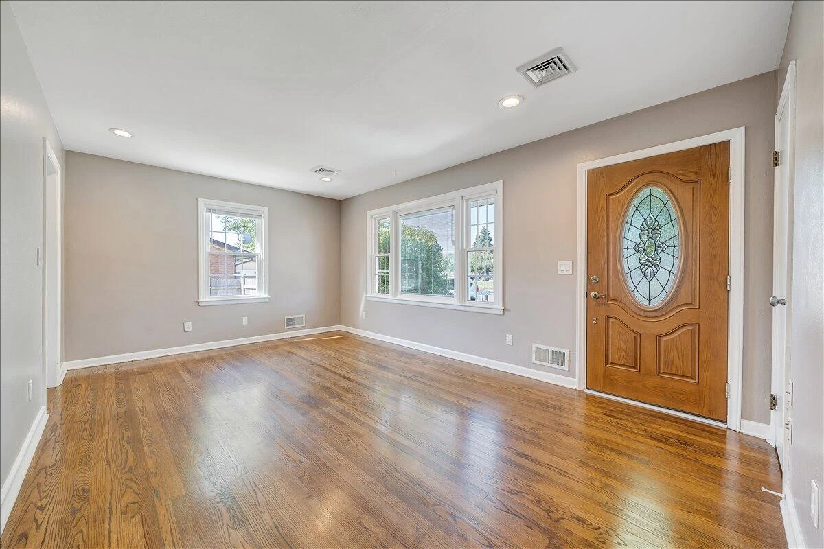 3813 Fleming AVE - Photo 7