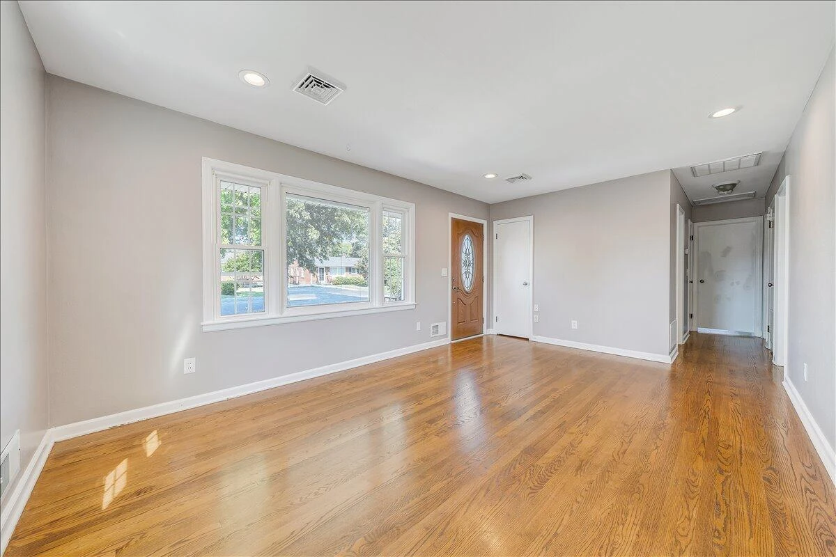 3813 Fleming AVE - Photo 8