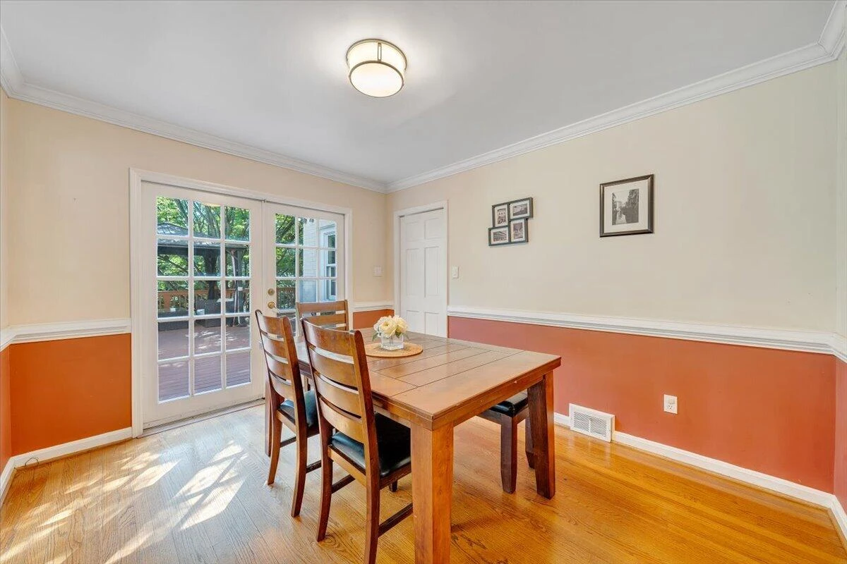 712 Cassell LN - Photo 17