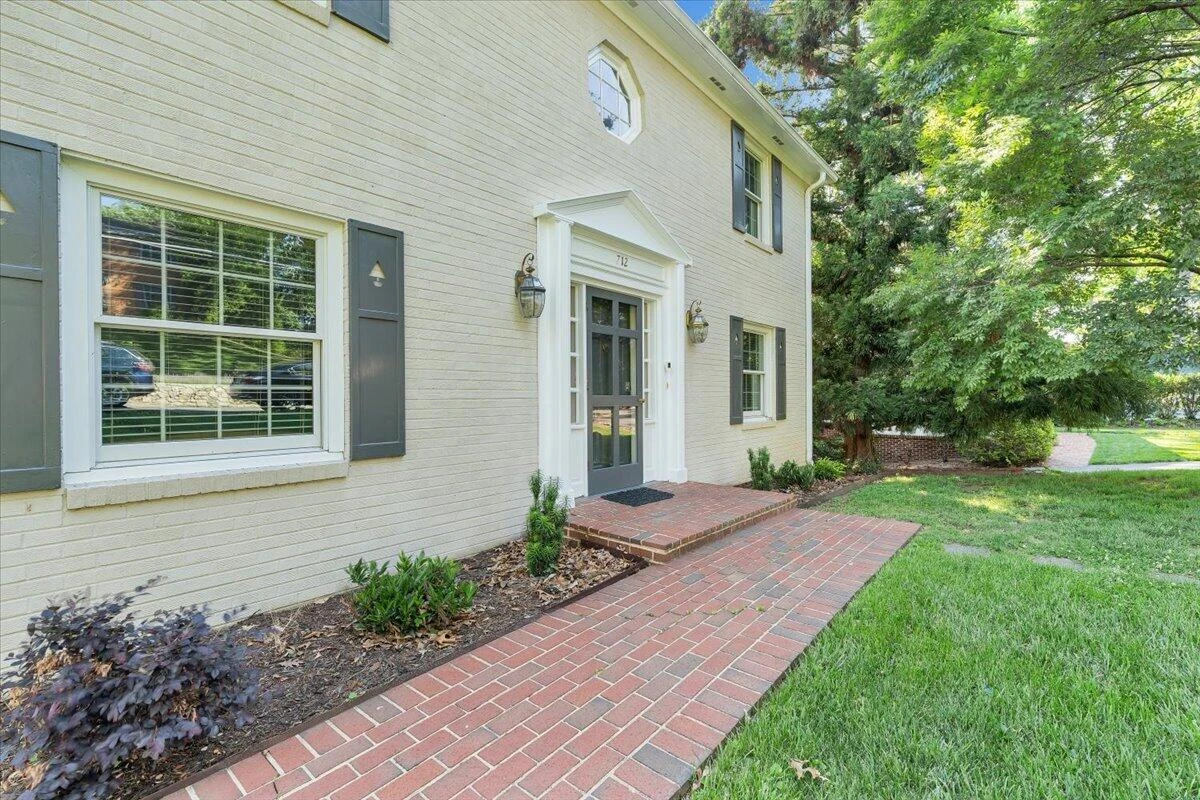 712 Cassell LN - Photo 2