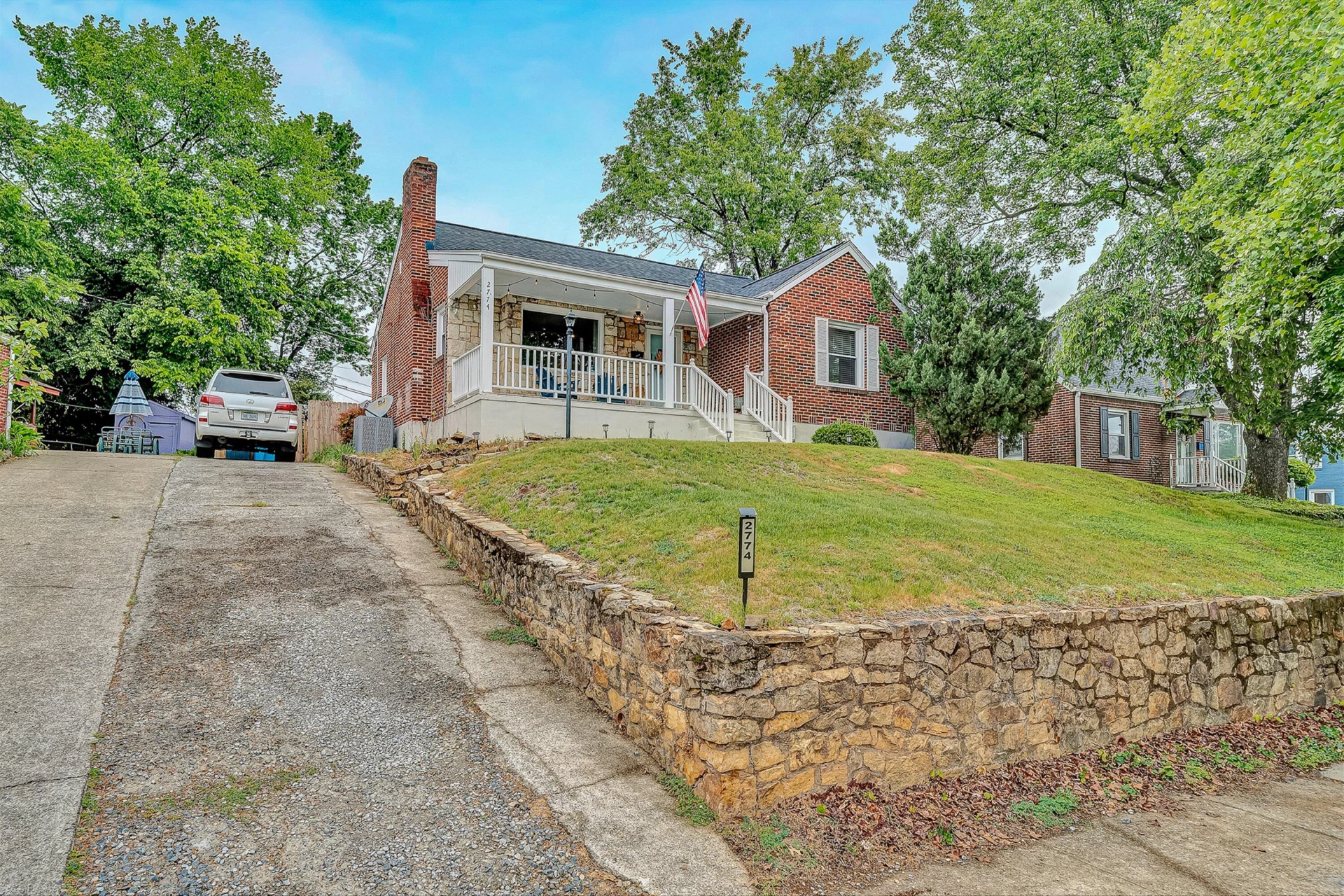 2774 Derwent DR - Photo 36