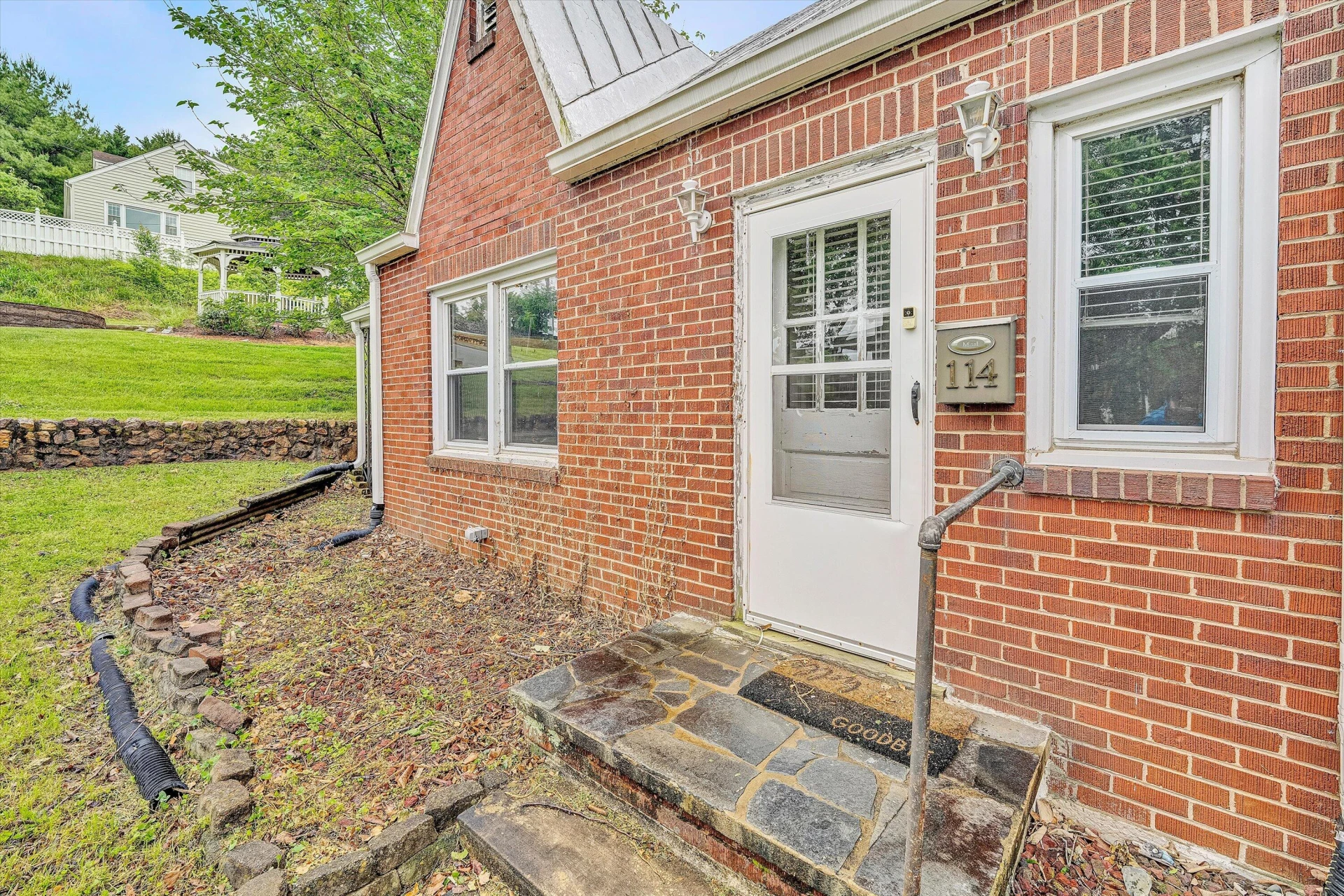 114 CHURCH ST - Photo 4
