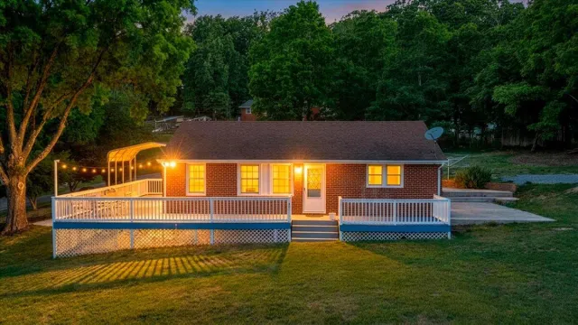 344 Hillview LN, Salem, VA, 24153