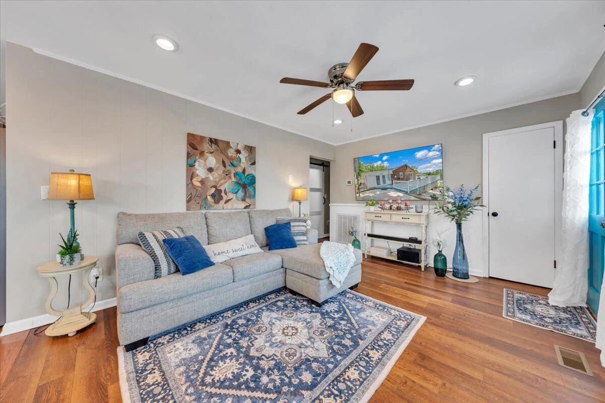 344 Hillview LN - Photo 11