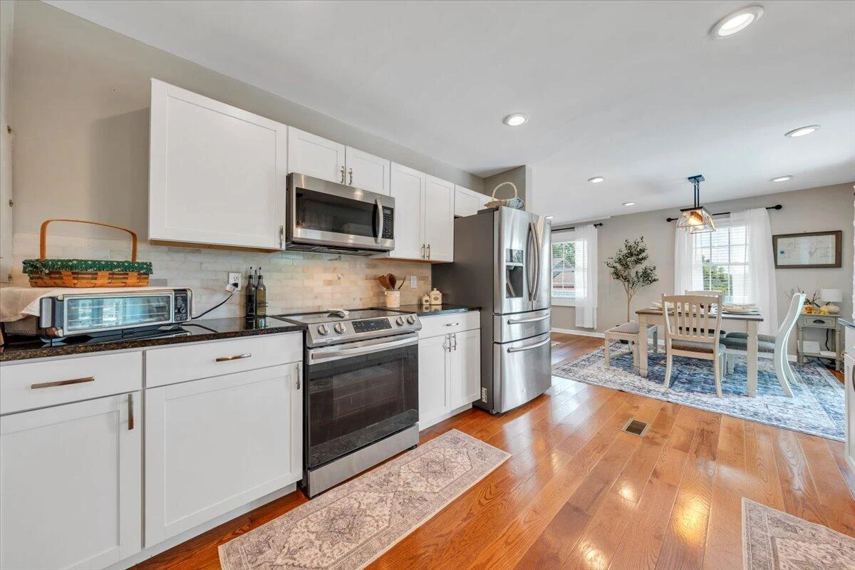 344 Hillview LN - Photo 18